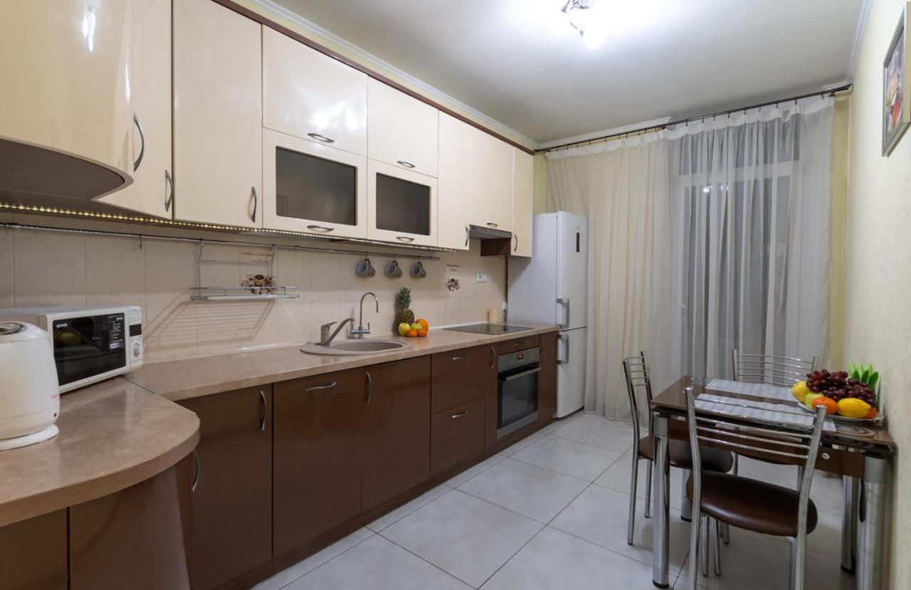 Видові 1К-2К Апартаменти 11,15, 23 Поверхи Kiev Exterior foto